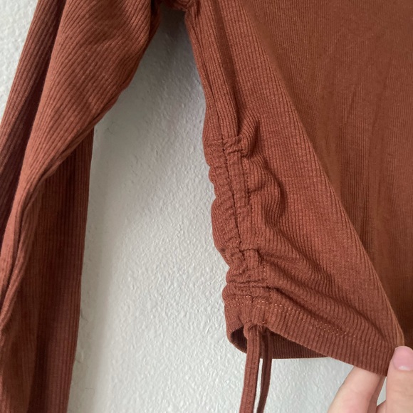 Sinched long sleeve - Picture 3 of 3